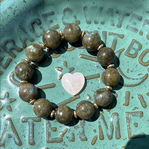 Elegant, Chunky Labradorite and Gold Hematite Bracelet